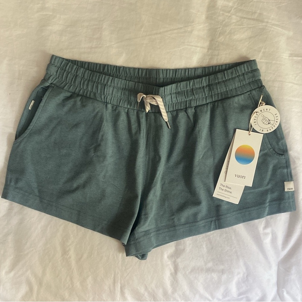 🆕 VUORI Halo Performance Shorts, Iron Heather • Size Medium - Picture 12 of 13